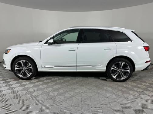2022 Audi Q7 55 Premium Plus