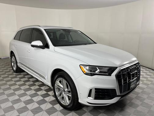2022 Audi Q7 55 Premium Plus