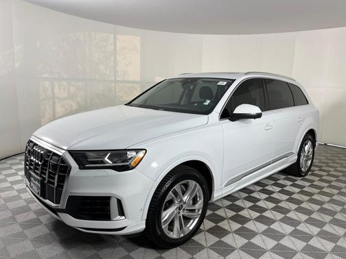 2022 Audi Q7 55 Premium Plus