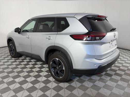 Brilliant Silver Metallic 2024 Nissan Rogue SV