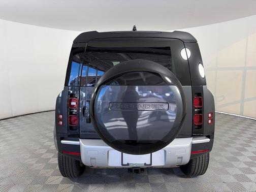 2024 Land Rover Defender P300