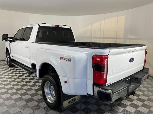 2024 Ford F-350 Lariat Super Duty