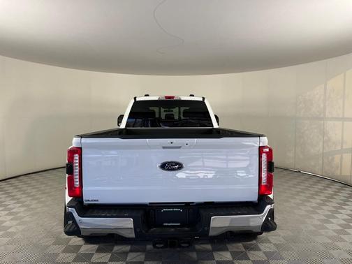 2024 Ford F-350 Lariat Super Duty