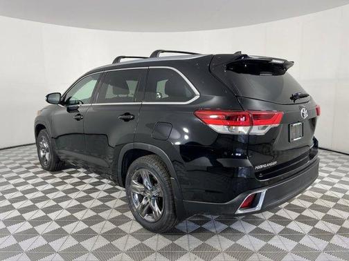 Photo 5 of 33 of 2019 Toyota Highlander Limited Platinum
