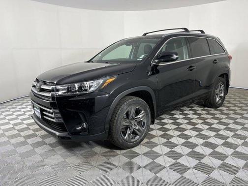 Photo 3 of 33 of 2019 Toyota Highlander Limited Platinum