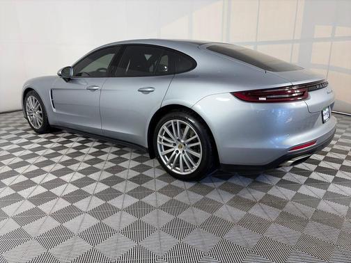 2019 Porsche Panamera Base
