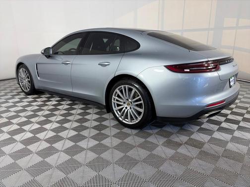 2019 Porsche Panamera Base