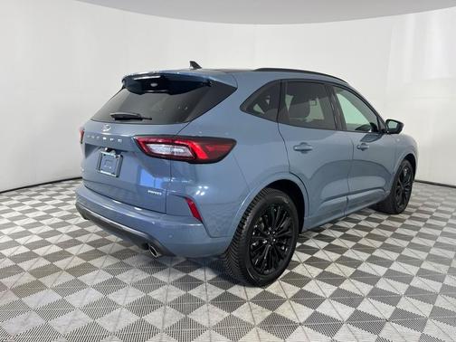 2024 Ford Escape ST-Line Elite