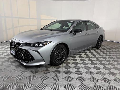2019 Toyota Avalon Hybrid XSE