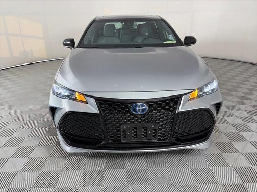 2019 Toyota Avalon Hybrid XSE