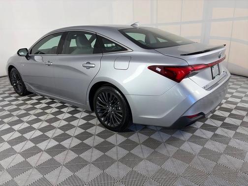 2019 Toyota Avalon Hybrid XSE