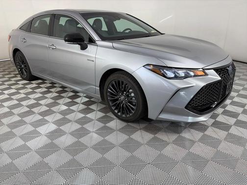 2019 Toyota Avalon Hybrid XSE