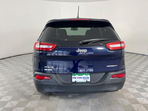 2016 Jeep Cherokee Sport