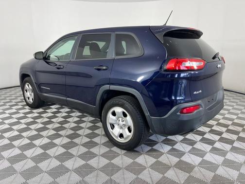 2016 Jeep Cherokee Sport