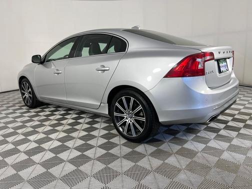 2018 Volvo S60 T5 Inscription Platinum