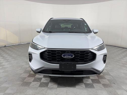 Silver Metallic 2025 Ford Escape ST-Line Select