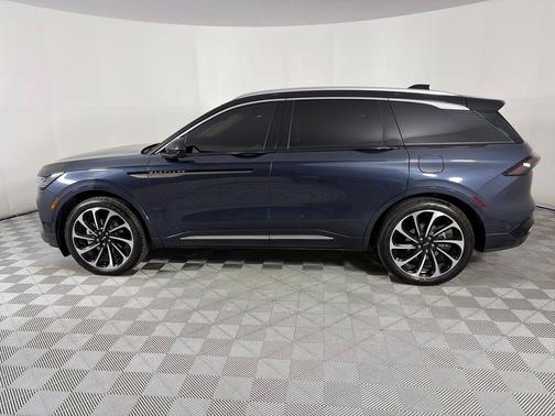 2024 Lincoln Nautilus Black Label