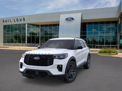 Star White 2026 Ford Explorer ST-Line