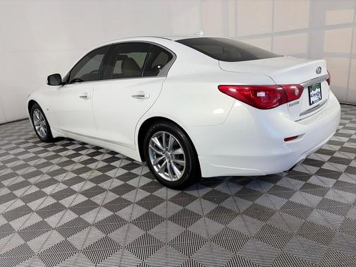 2015 INFINITI Q50 Premium