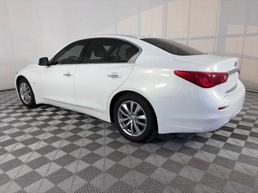 2015 INFINITI Q50 Premium