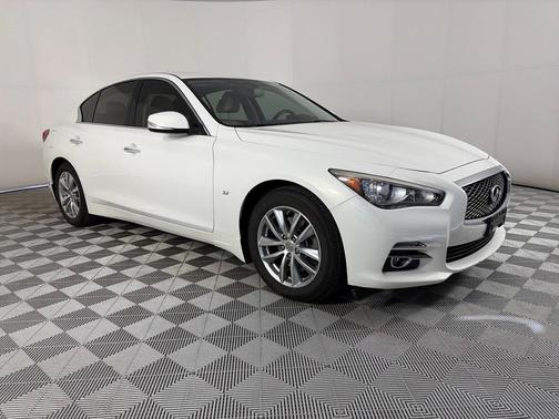 2015 INFINITI Q50 Premium