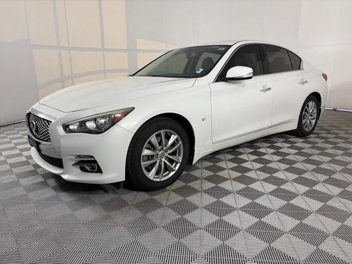 2015 INFINITI Q50 Premium