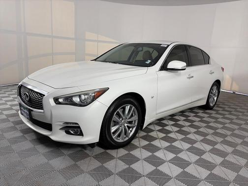 2015 INFINITI Q50 Premium