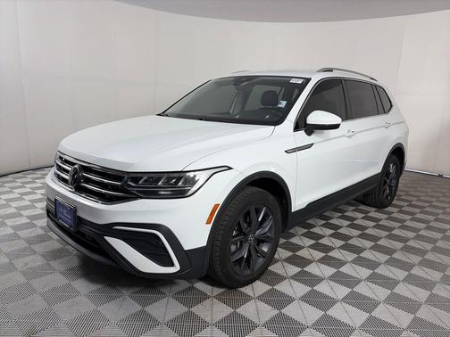Pure White 2022 Volkswagen Tiguan 2.0T SE