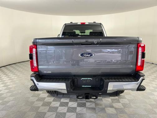 2025 Ford F-350 Lariat Super Duty
