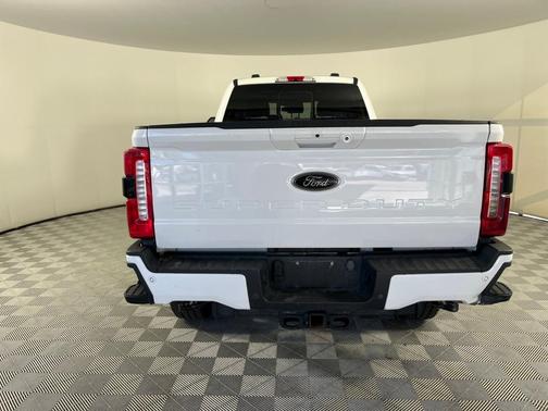 2024 Ford F-350 Lariat Super Duty