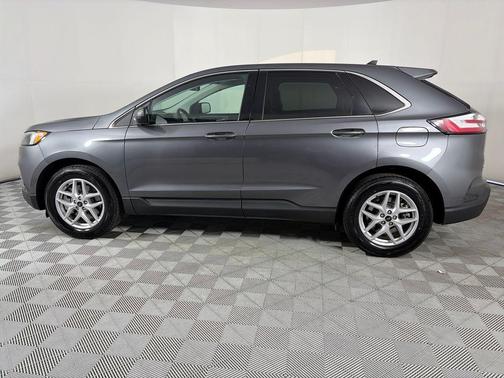 Gray Metallic 2024 Ford Edge SEL