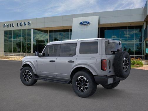 Avalanche Gray 2026 Ford Bronco Outer Banks