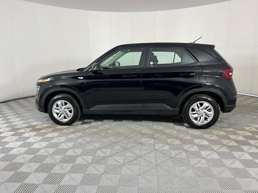 2024 Hyundai VENUE SE
