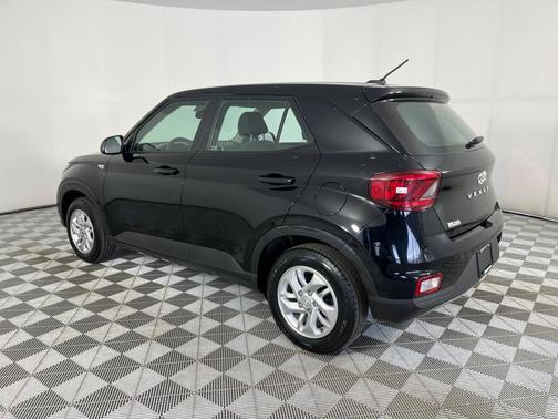 2024 Hyundai VENUE SE