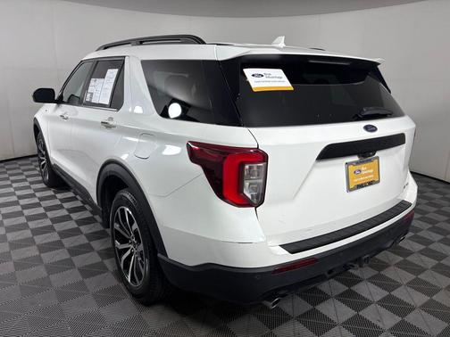 White Metallic 2023 Ford Explorer ST-Line