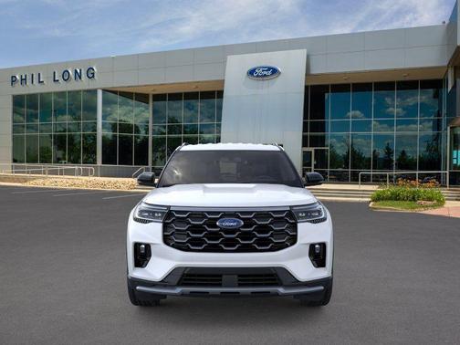 White Metallic 2026 Ford Explorer Platinum