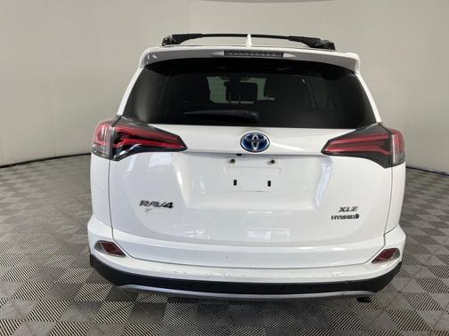 2017 Toyota RAV4 Hybrid XLE