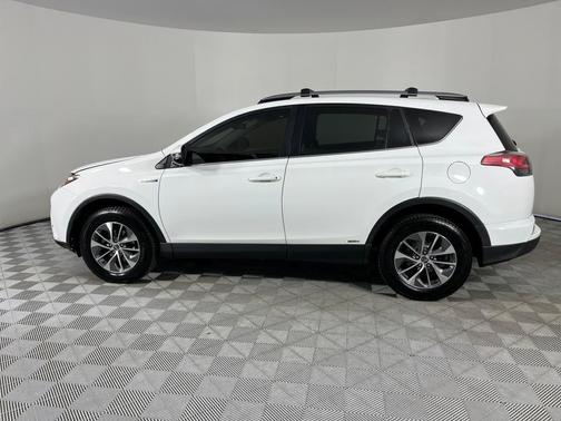 2017 Toyota RAV4 Hybrid XLE