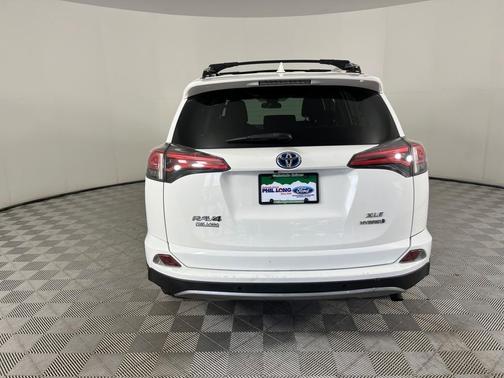 2017 Toyota RAV4 Hybrid XLE