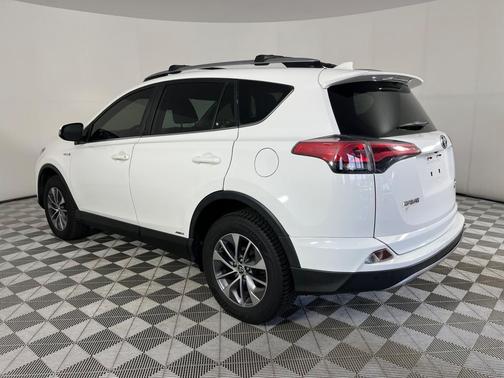2017 Toyota RAV4 Hybrid XLE
