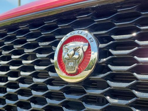 Firenze Red 2019 Jaguar E-PACE S