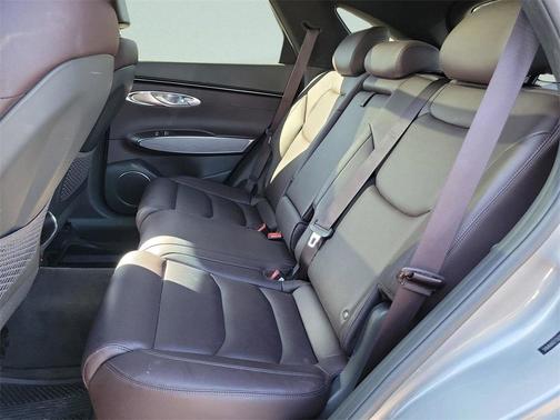 2024 Genesis GV70 2.5T