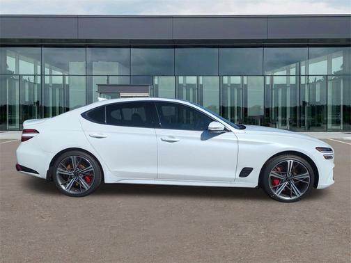 2025 Genesis G70 2.5T