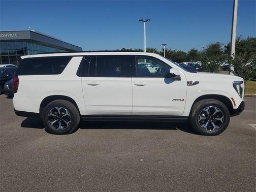 2025 GMC Yukon XL AT4