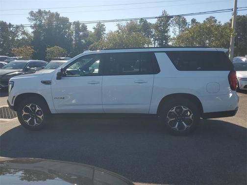 2025 GMC Yukon XL AT4