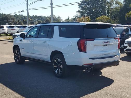 2025 GMC Yukon XL AT4