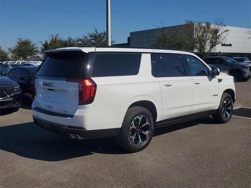 2025 GMC Yukon XL AT4