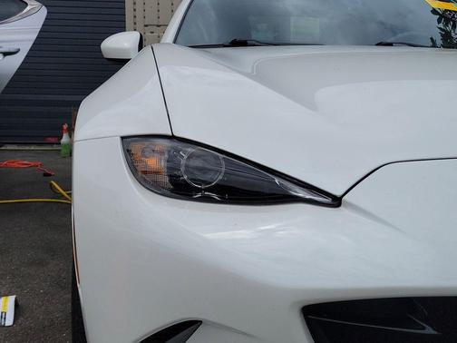 Snowflake White Pearl 2022 Mazda MX-5 Miata Grand Touring