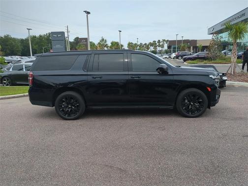 2021 Chevrolet Suburban RST