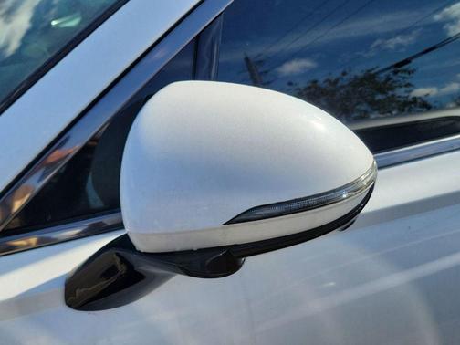 Uyuni White 2025 Genesis GV70 3.5T Sport